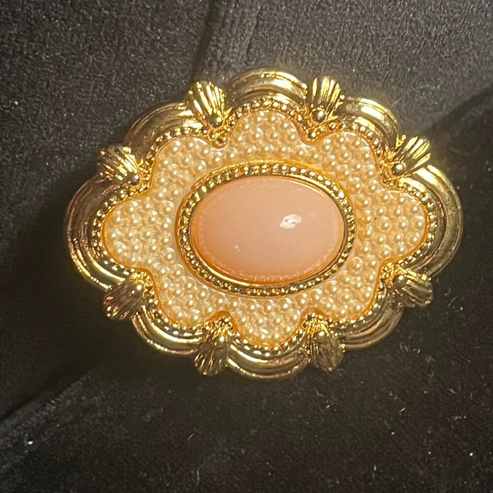 Vintage Gold tone Pink Cabochon and Faux Pearl Brooch Avon